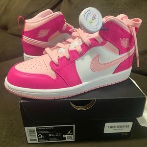 Jordan Mid 1 - Big Kids Size 3